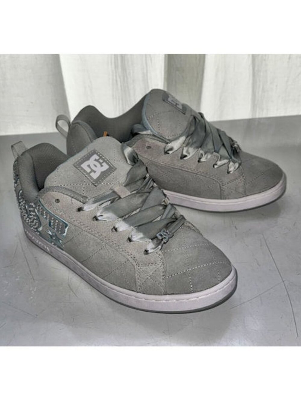 Women's Court Graffik Special Edition Shoes, size 8, Brand New in Box